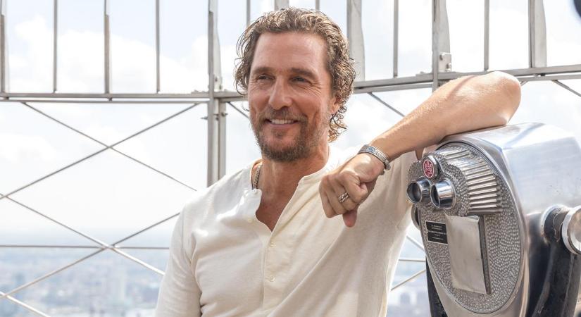 Mi a pokol történt? Teljesen eltorzult Matthew McConaughey arca! A világ legjóképűbb férfijának duplájára duzzadt a feje - sokkoló fotó