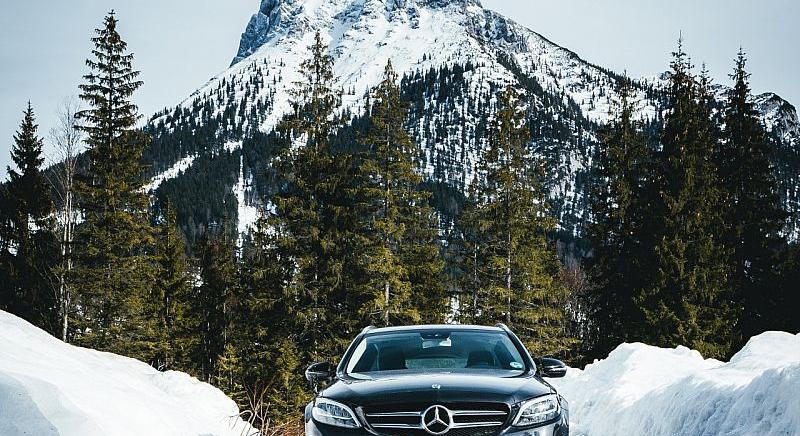 Bezuhantak a Mercedes elektromos eladásai