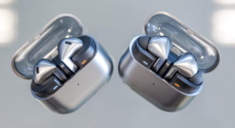 Szakítottak a múlttal a Samsung vadiúj fülhallgatói