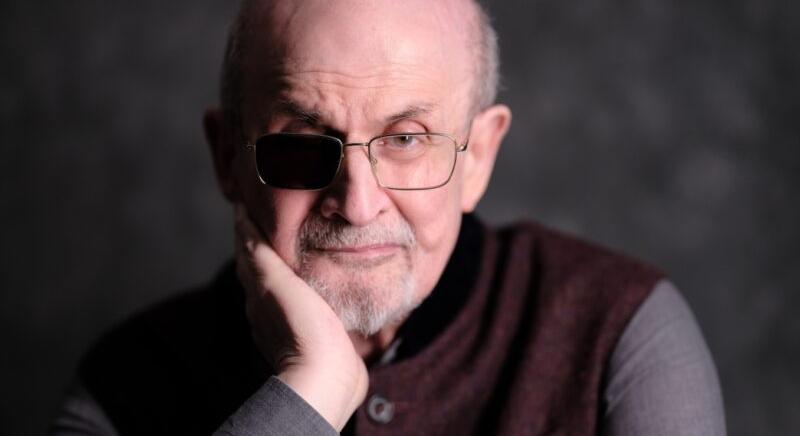 Salman Rushdie támadójának vádalkut ajánlottak