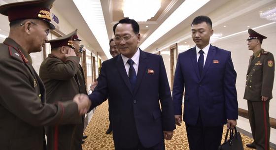 Észak-Korea katonai küldöttséget küldött Oroszországba, a déliek a biztonságukat féltik