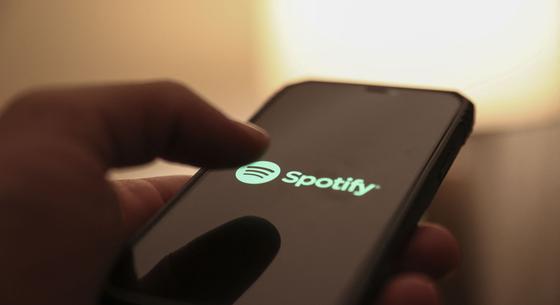 Használja a Spotifyt? Mutatunk egy pofonegyszerű beállítást, amivel sokkal jobb minőségű lesz a zene