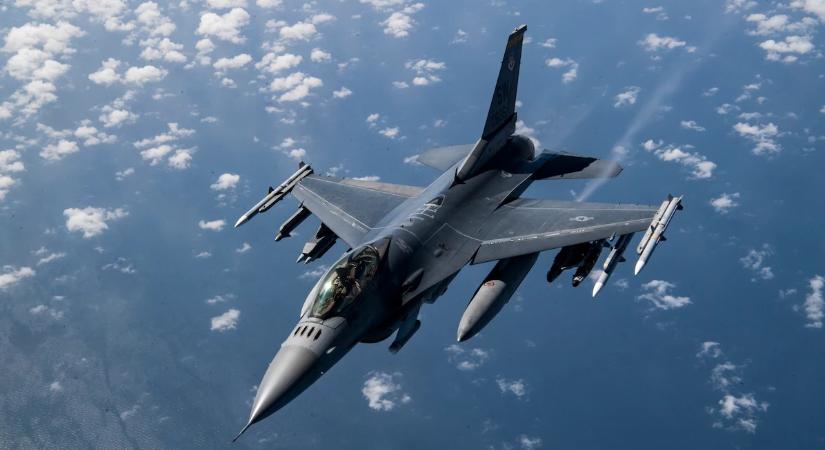 Már megkezdték az első holland és dán F–16-osok átadását Ukrajnának