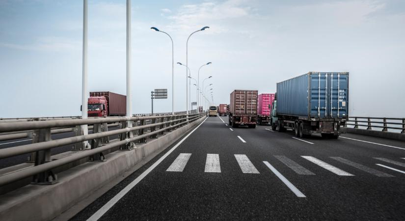 Fontos forgalmi változás élesedik a magyar autópályákon: ezt kell tudni, mielőtt kocsiba ülsz hétvégén