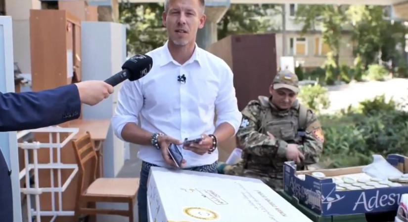 Magyar Péter átadta a Tisza adományait a lebombázott kijevi gyermekkórháznál