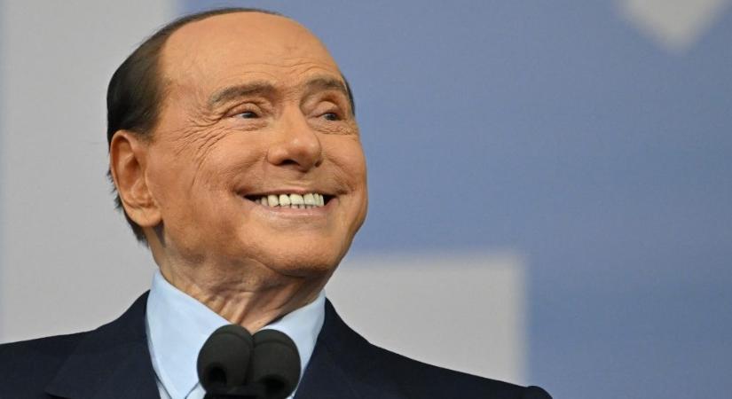 „Üdvözöljük önöket a Silvio Berlusconi repülőtéren”