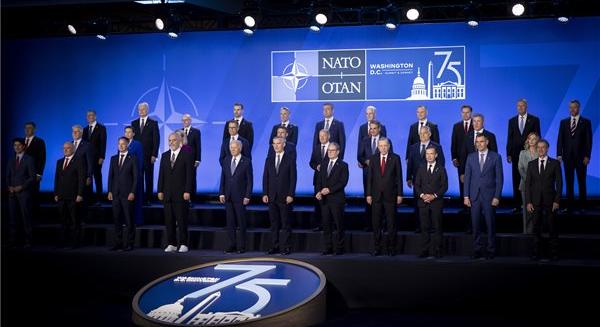 Orbán Viktor: a NATO-nak nem a körülötte zajló háborúkat, hanem a békét kellene megnyernie