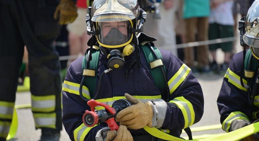 Pokoli tűz a toronyházban: meghalt egy nő a lángok között