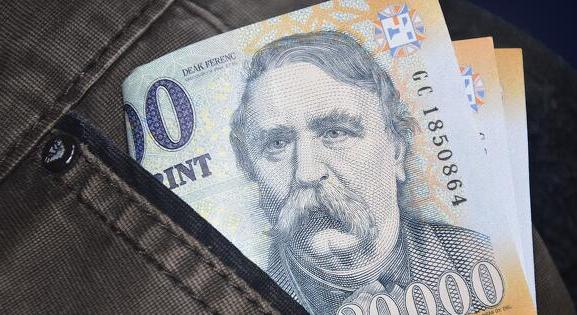 Erős, mint a Pista - csipkelődik a forint