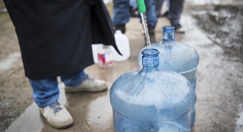 Az európai csapvíz is szennyezett, és a palackozott víz is tele van vegyi anyaggal