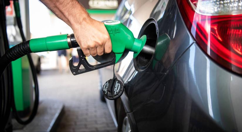 Jó hír az autósoknak, csökken az üzemanyag ára