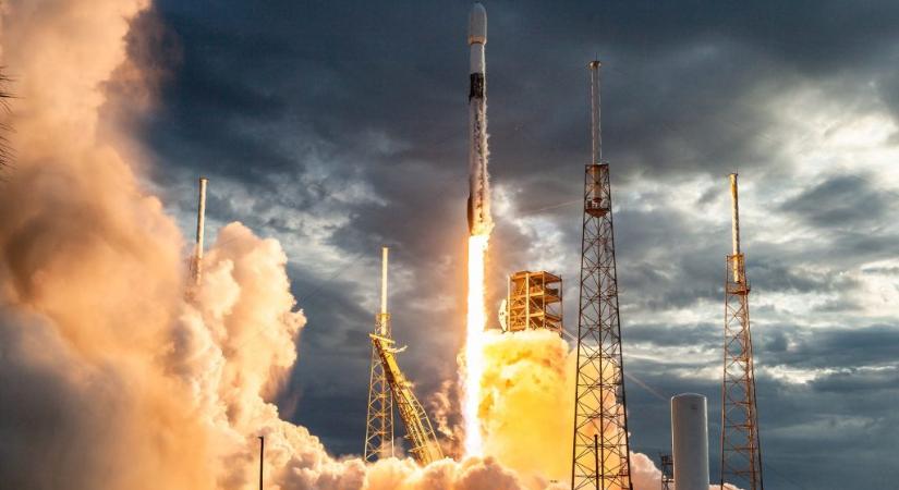 Az űrben hibásodott meg a SpaceX rakétája