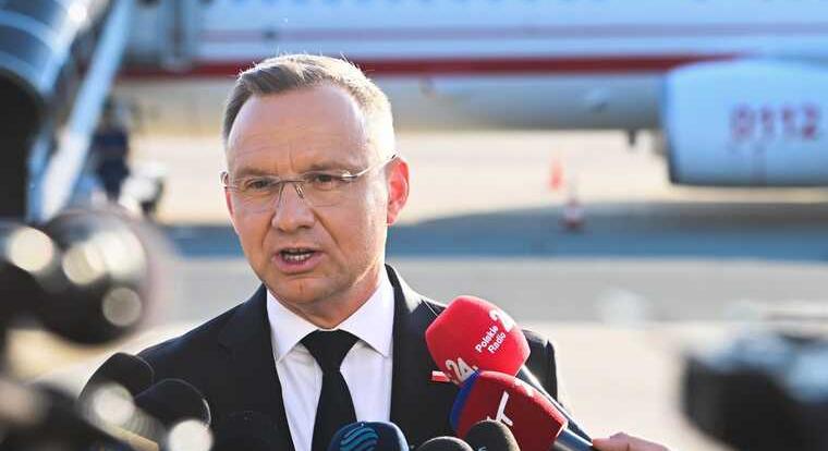 Duda: a NATO támogatja Ukrajnát, de nem akar háborút az Oroszországi Föderációval
