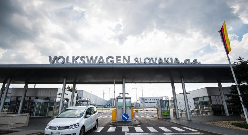 Miközben a magyar ipart lehúzza az akku- és járműgyártás, a szlovák autóipar száguld