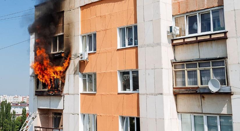 Tűz keletkezett egy társasház erkélyén Sátoraljaújhelyen