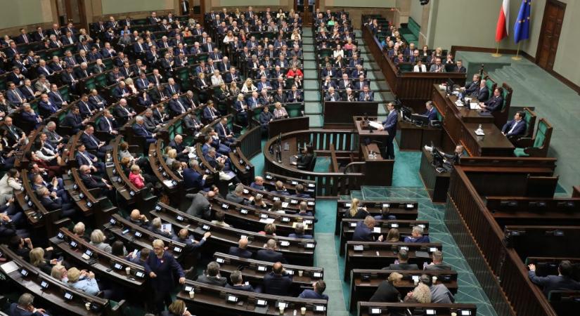 A lengyel parlament alsóháza elutasította az abortusz liberalizálásáról szóló tervet