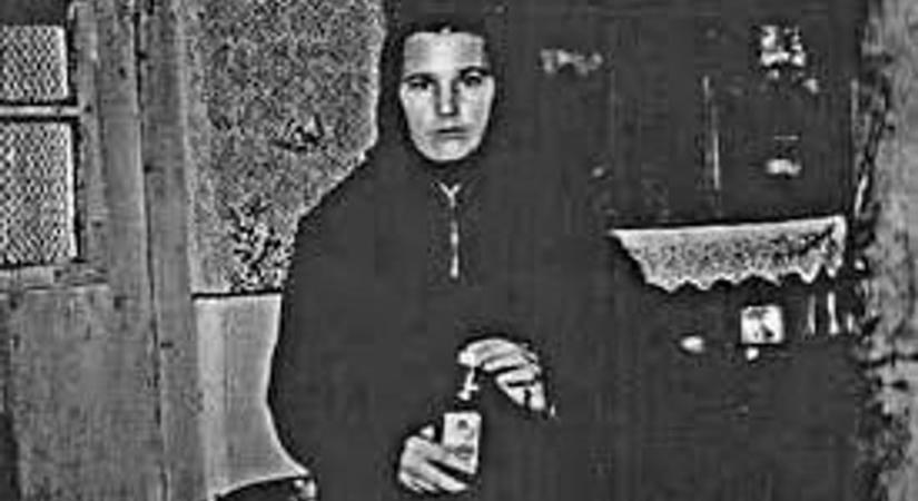 Holhos Jánosnét, a magyar méregkeverő sorozatgyilkosnőt ma nemes egyszerűséggel csak pszichopatának neveznék