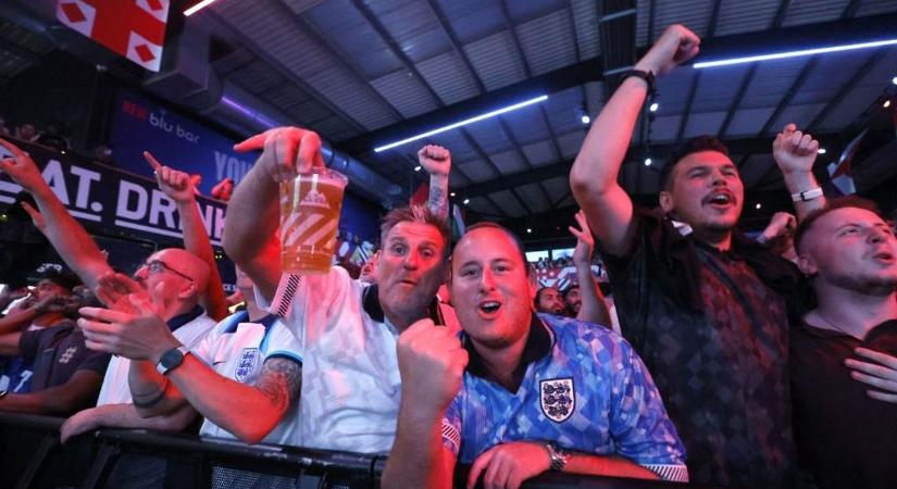 Irdatlan pénzt keresnek a pubok az angol focidrukkereken