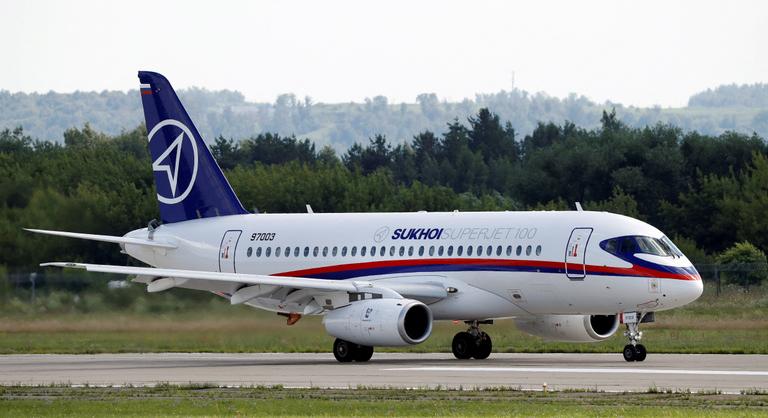 Tesztrepülés közben lezuhant egy orosz utasszállító repülőgép Moszkva közelében