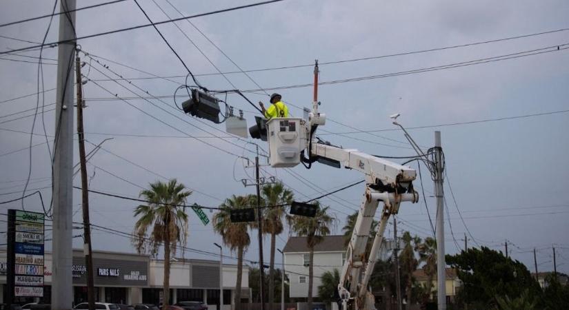 Még mindig áram nélkül a texasiak a hurrikán után