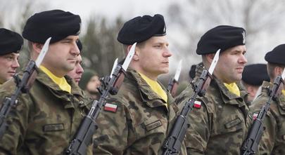"Már nem élünk a hidegháború utáni örök békében" - Lengyelország teljes konfliktusra készül, ezért a NATO-csúcsot döntve önti a pénzt a hadseregére