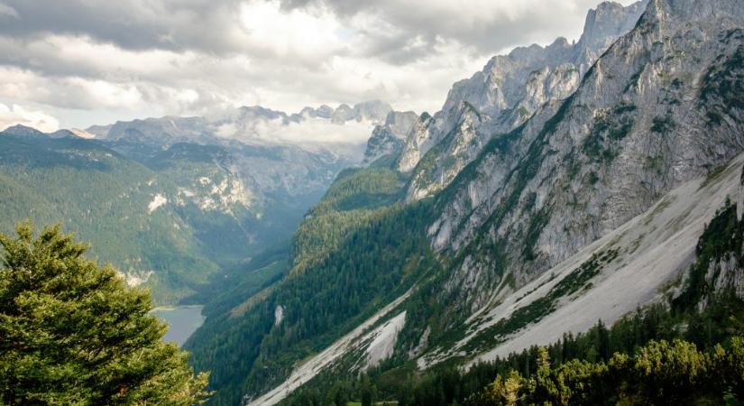 Villámcsapás után zuhant le a hegyről egy magyar turista Ausztriában
