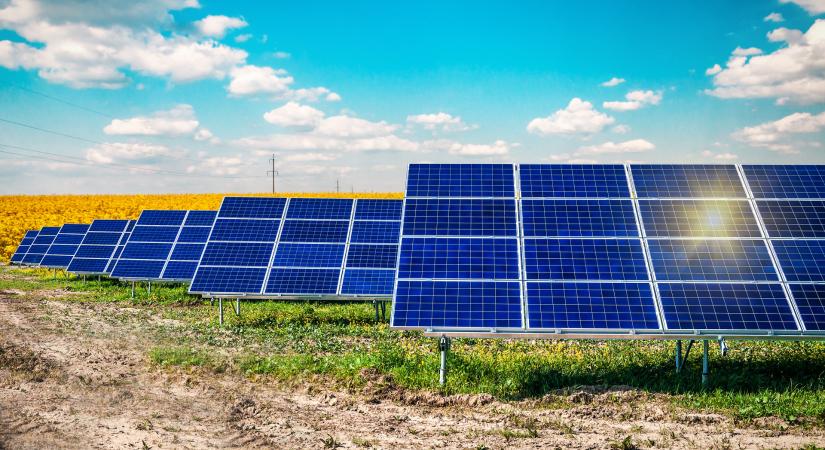 Emelkedhet a naperőművek ára Magyarországon az üveghiány miatt
