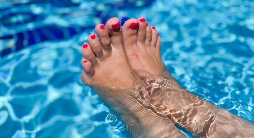 Kiderült, hogyan hat a gyógyvizes fürdőzés a boka-és lábfájdalmakra