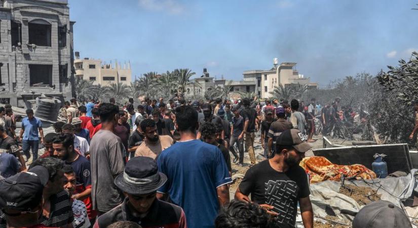 Hetvenegy ember meghalt és csaknem 300-an megsérültek egy izraeli támadásban a Gázai övezet déli részén