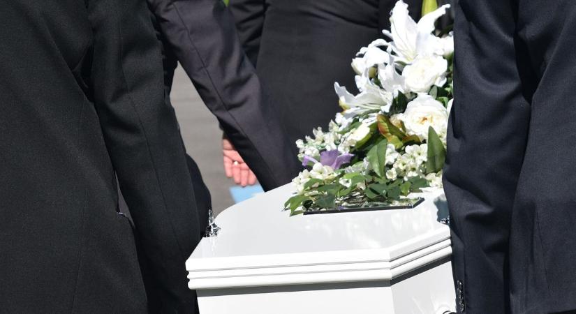 Már bocsánat: a temetés nem népünnepély