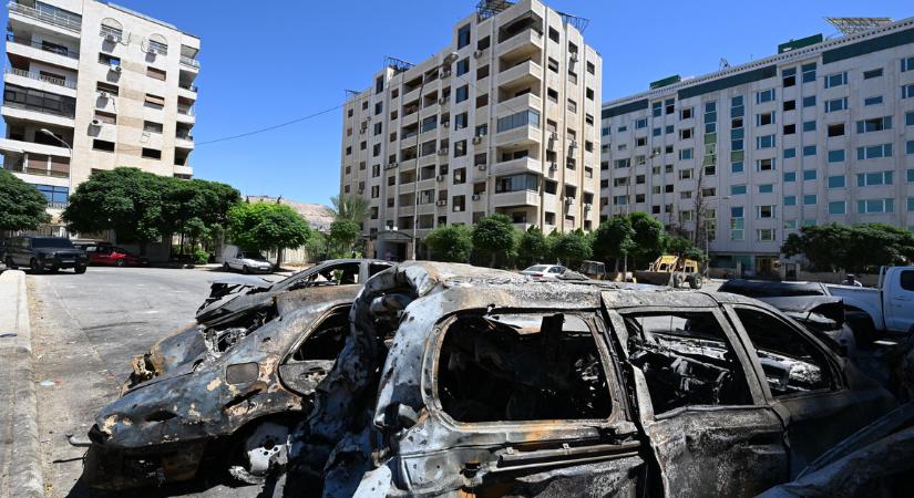 Szíria fővárosát támadta Izrael, többen életüket vesztették