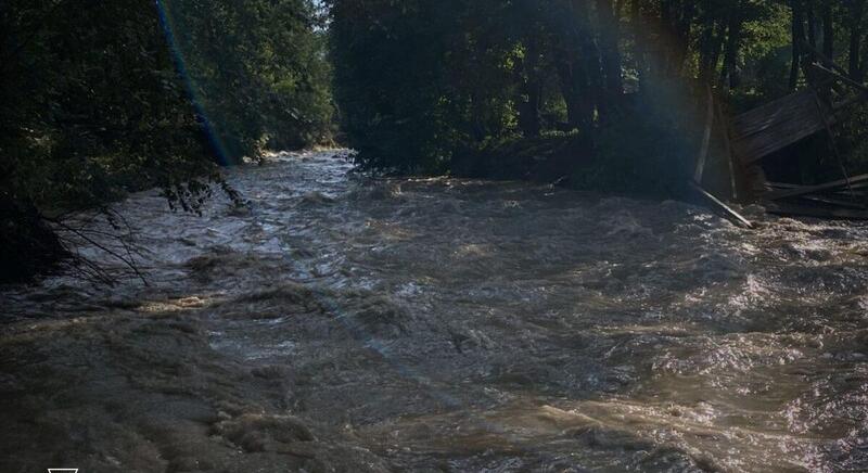 Ivano-Frankivszk megyében összeomlott egy folyón átívelő híd, egy gyerek életét vesztette