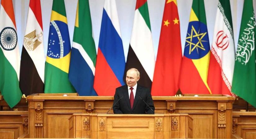 Vlagyimir Putyin újra a “Nyugat” ellenállásának leküzdésére szólított fel