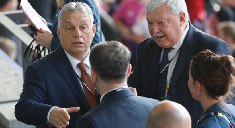 Orbán Viktor békemisszió közben azért arra is szakított időt, hogy elugorjon a futball-Eb döntőjére
