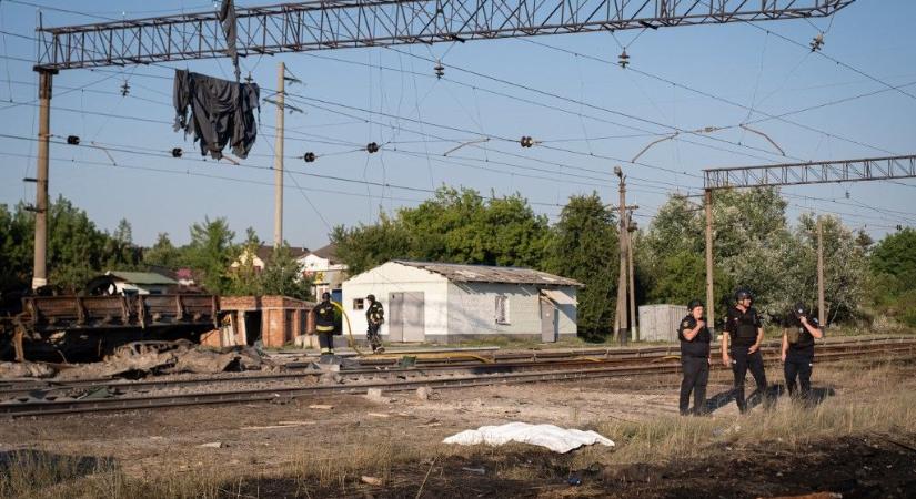 Többen életüket vesztették Donyeck megyében az orosz támadásokban