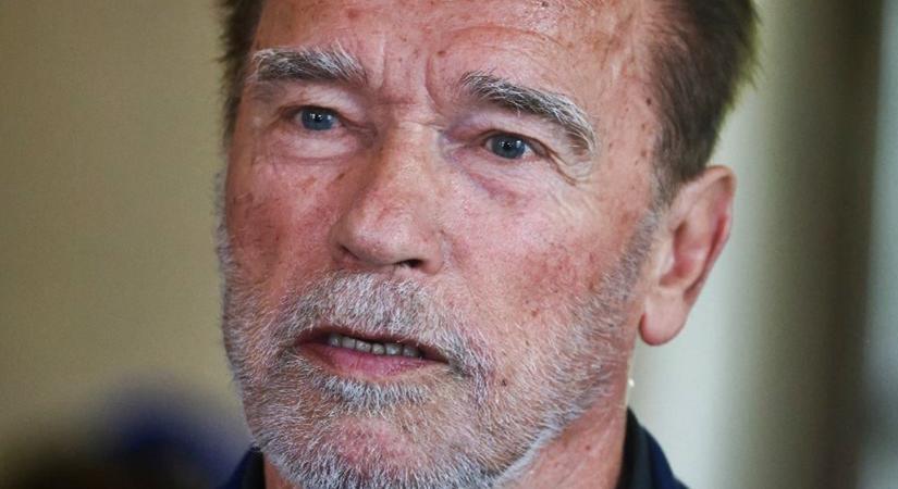 Arnold Schwarzenegger lebukott – Egy fiatal nővel kapták lencsevégre a Terminátor-filmek sztárját