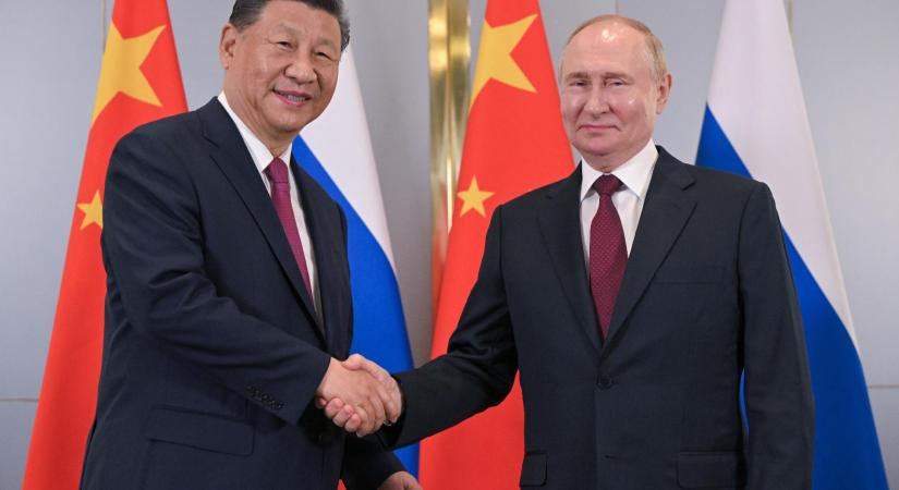 Közösen hadgyakorlatozik Kína és Oroszország