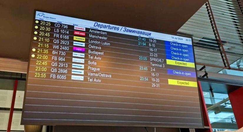 Itt lehet az új késés-rekord: lassan 40 órája nem tudnak hazajönni Bulgáriából egy WizzAir gép utasai