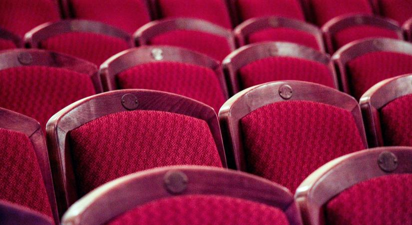 Egyeztetést sürget a Színházi Dolgozók Szakszervezete a kiözelmúltbeli balesetek miatt