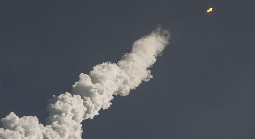 Oxigénszivárgás miatt megsemmisült a SpaceX hordozórakétája