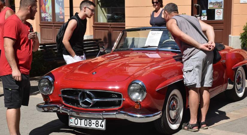 Igazi dolce vita életérzés tombolt a jászberényi autós találkozón – videóval,galériával