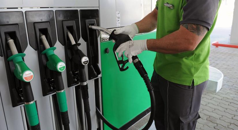 A benzinesek és a dízelesek is olcsóbban tankolhatnak