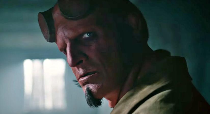 Új képen láthatjuk, mennyire leharcolt lesz Hellboy a The Crooked Manben