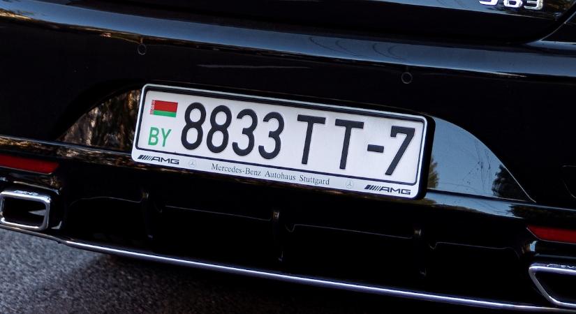 Lettország megtiltotta a fehérorosz rendszámú autók belépését területére