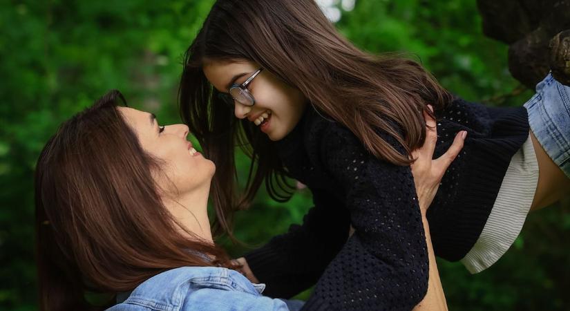Megműtötték Drávucz Rita kislányát, Flóra nagy léptekkel haladhat célja felé