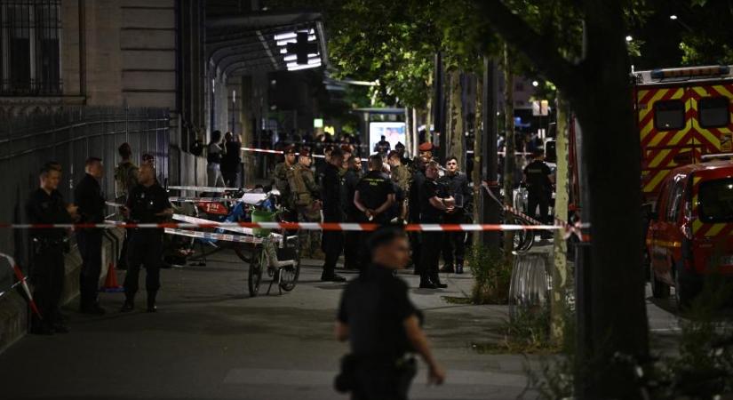 Késsel támadtak meg egy járőröző terrorelhárító katonát Párizsban