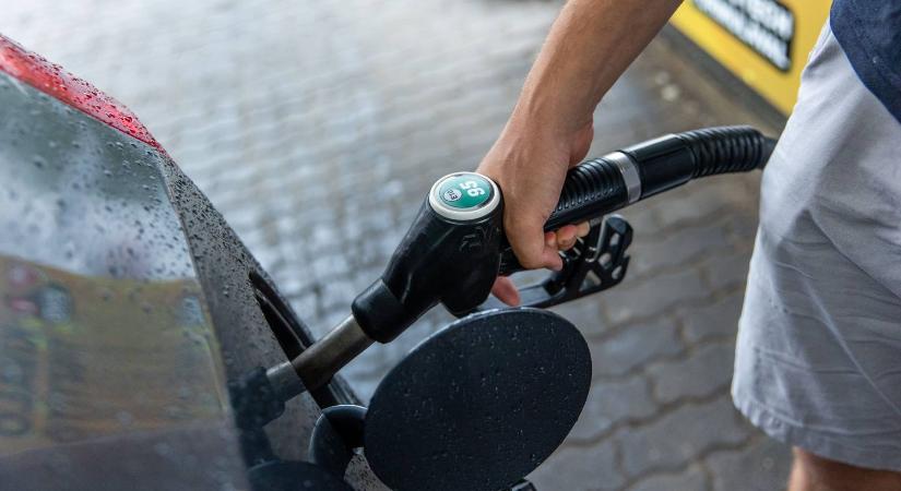 Kelendőbbek la drágább üzemanyagok Magyarországon