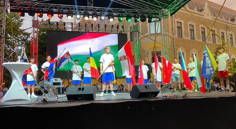 Elkezdődött a Gyermekotthonok Európa Kupa döntője Kecskeméten – galériával, videóval