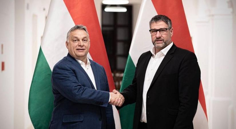 24.hu: Simonka még Orbán Viktort is megkörnyékezhette