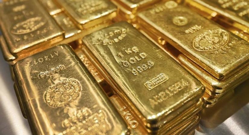 Hajszálnyira az újabb történelmi árfolyamcsúcstól az arany